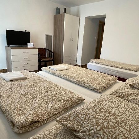 Апартаменты Freedom Apartman Морахалом Экстерьер фото