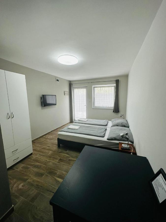 Апартаменты Freedom Apartman Морахалом Экстерьер фото